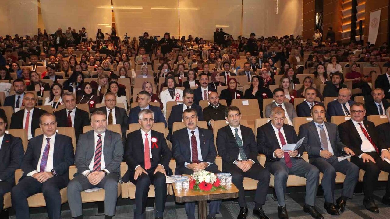 Eğitimde Eşitlik Vurgusu: Milli Eğitim Bakanı Tekin'in Mesajı