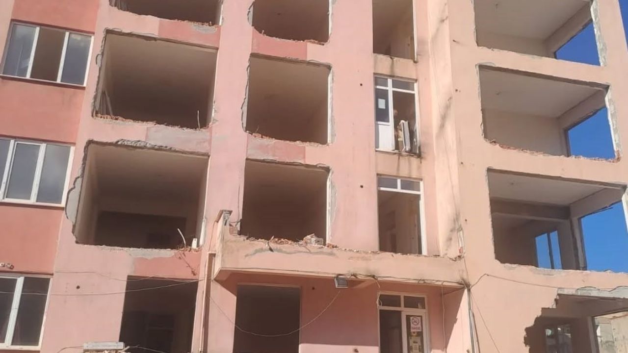 Eğitimde Güvenlik Önceliği: Edremit'te Güçlendirme Çalışmaları Devam Ediyor