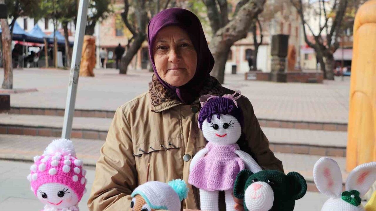 El Emeği Bebeklerle Aile Ekonomisine Destek