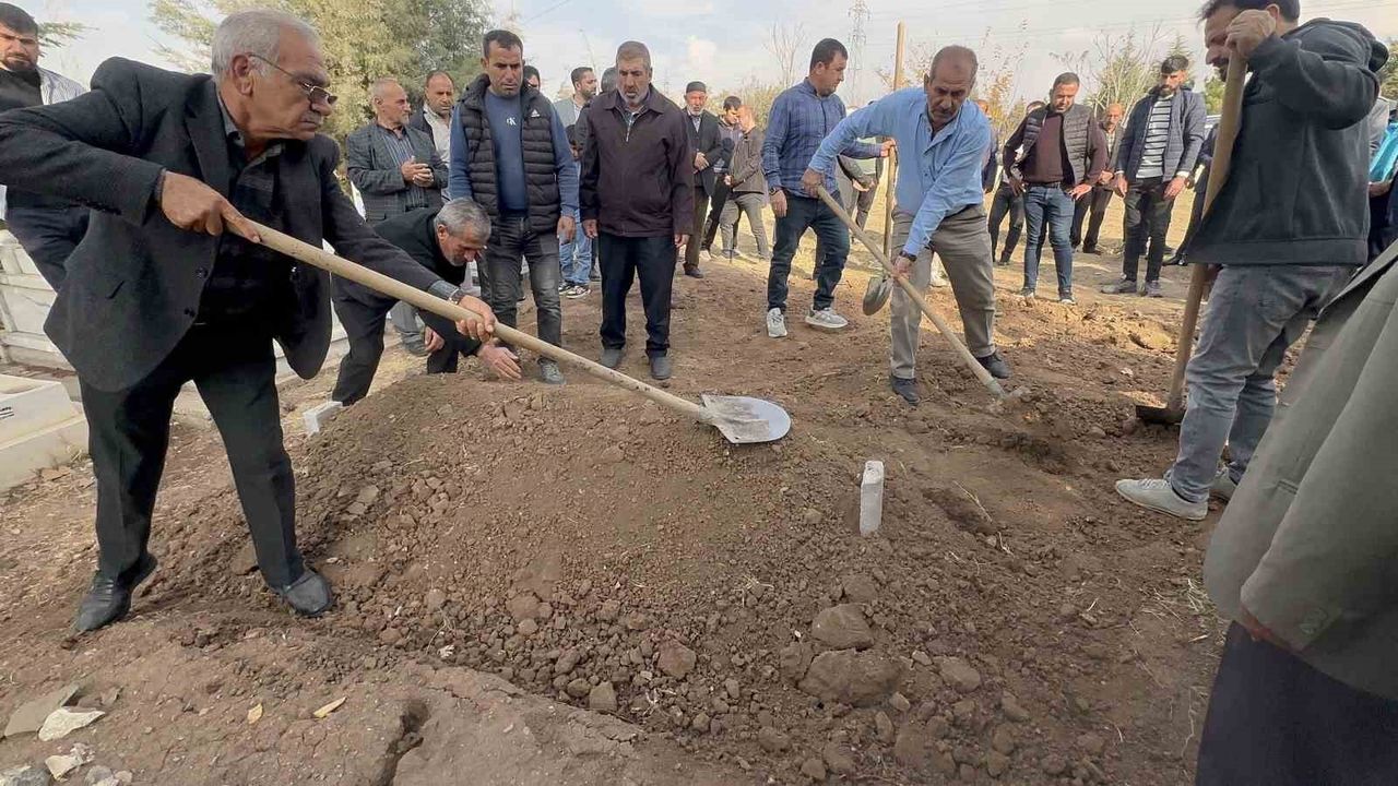 Elazığ’da Kaybolan 11 Yaşındaki Veysel Bilen Son Yolculuğuna Uğurlandı