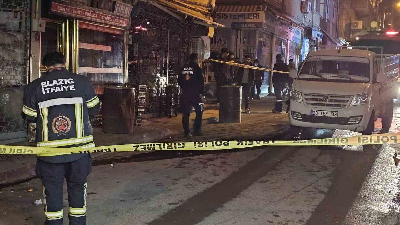 Elazığ'da Kaza: Motosikletin Pikapa Çarpmasıyla İki Yaralı