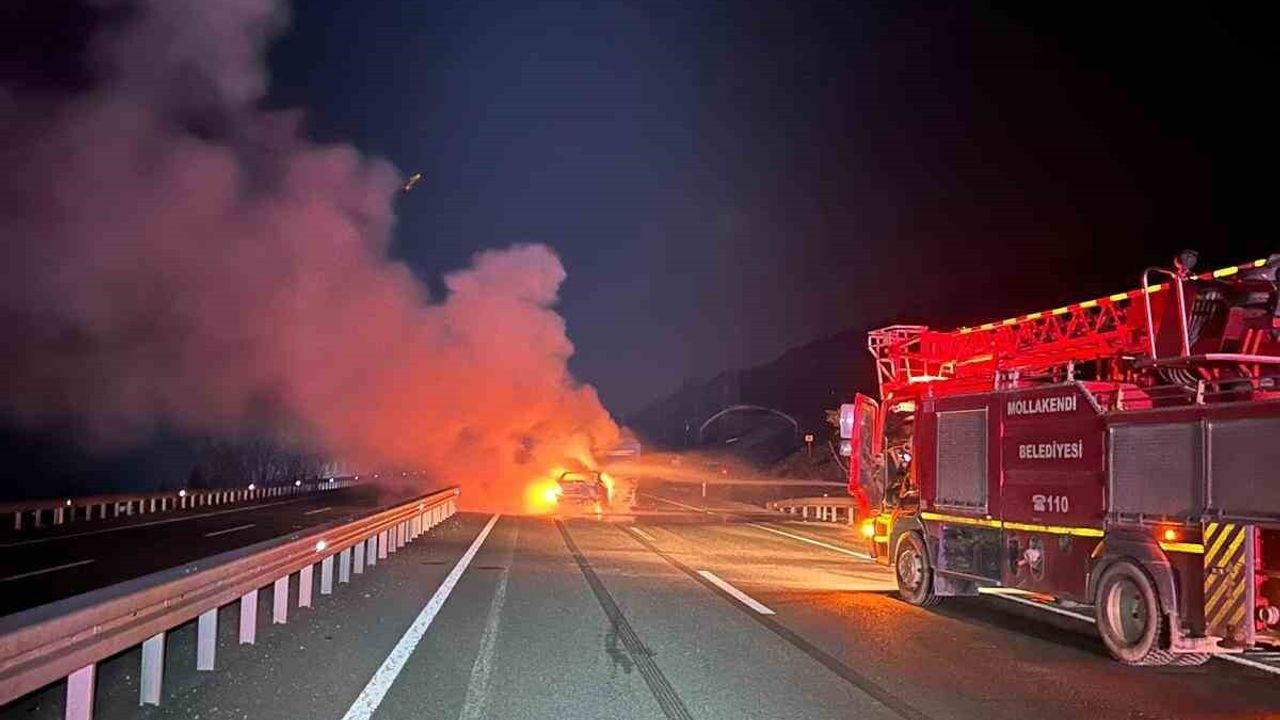 Elazığ'da Otomobil Römorka Çarptı, Alevler İçinde Korku Dolu Anlar