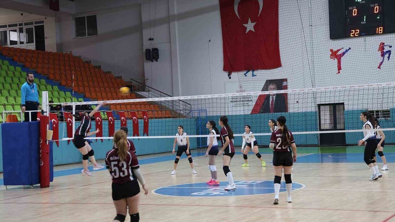 Elazığ'da Voleybol Heyecanı Dorukta