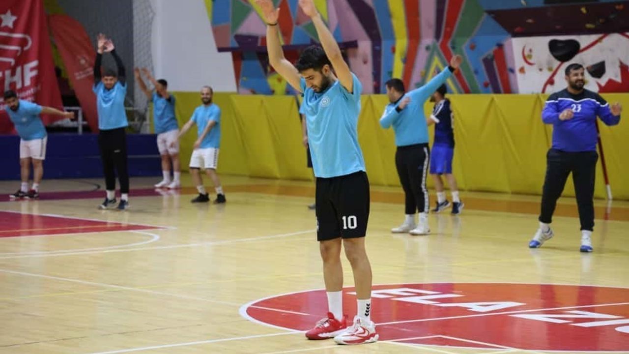 Elazığ Hentbolu Ulusal Arenada: 14 Sporcu Başarı ile Dikkat Çekiyor