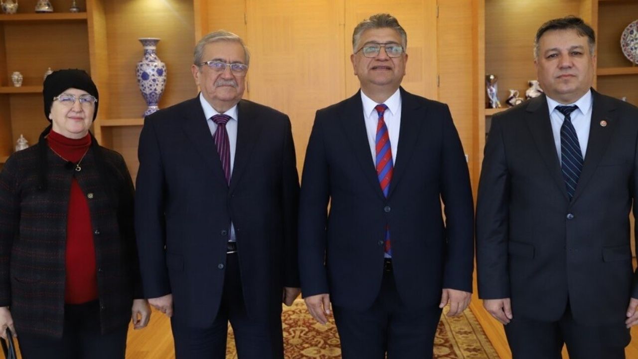 Emekli Müdür Ahmet Urfalı'dan Rektöre Ziyaret