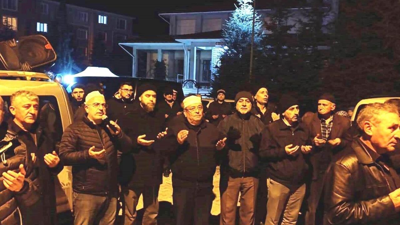 Emet'ten 45 Umreci Kutsal Topraklara Uğurlandı