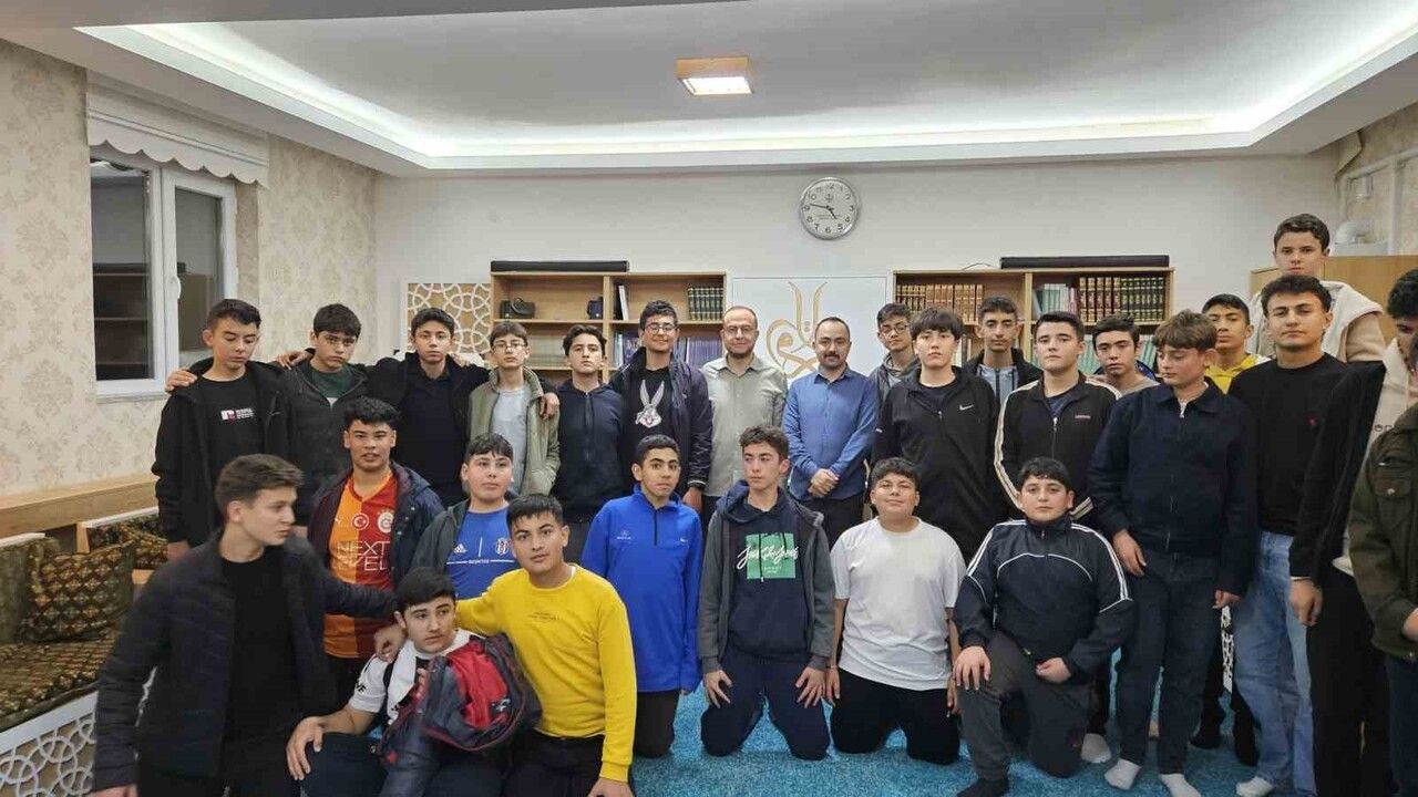 Emirdağ Fen Lisesi Öğrencileri, Diyanet Gençlik Merkezi'nde Bir Araya Geldi