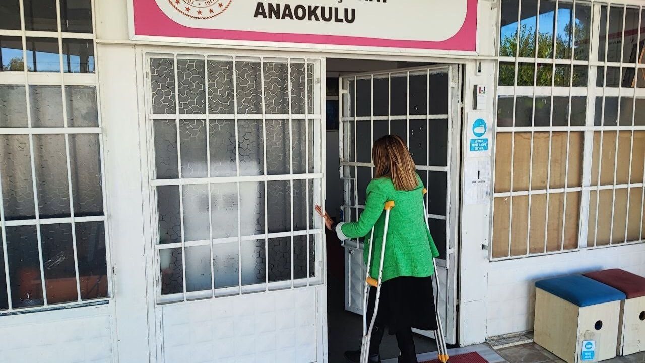 Engelleri Aşarak Öğretmen Olan Hilal Demir'in Hikayesi