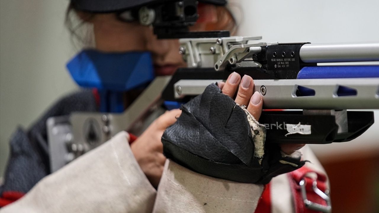 Engelleri Aşarak Yeni Bir Hayat Kurdu: Ayşe Avcıoğlu'nun Atıcılık Hikayesi