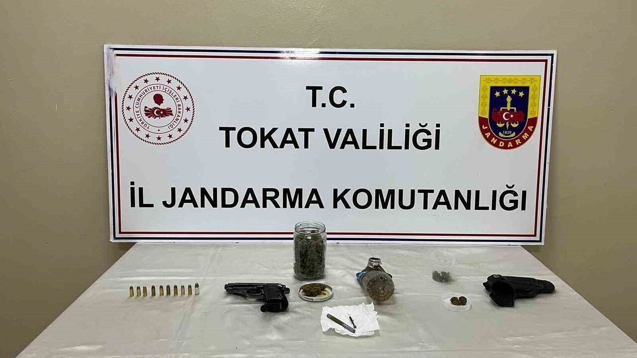 Erbaa'da Jandarmadan Uyuşturucu ve Silah Operasyonu