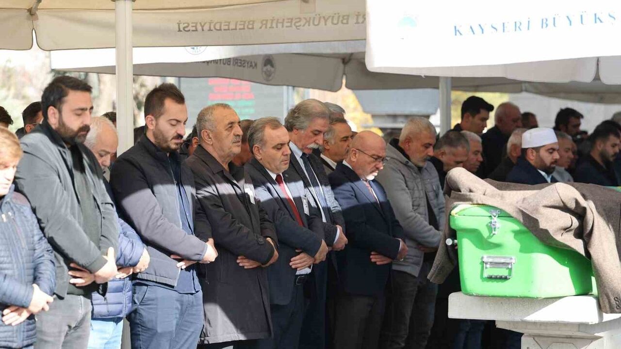 Erciyes Üniversitesi'nde Prof. Dr. İbrahim Uzmay İçin Tören Düzenlendi