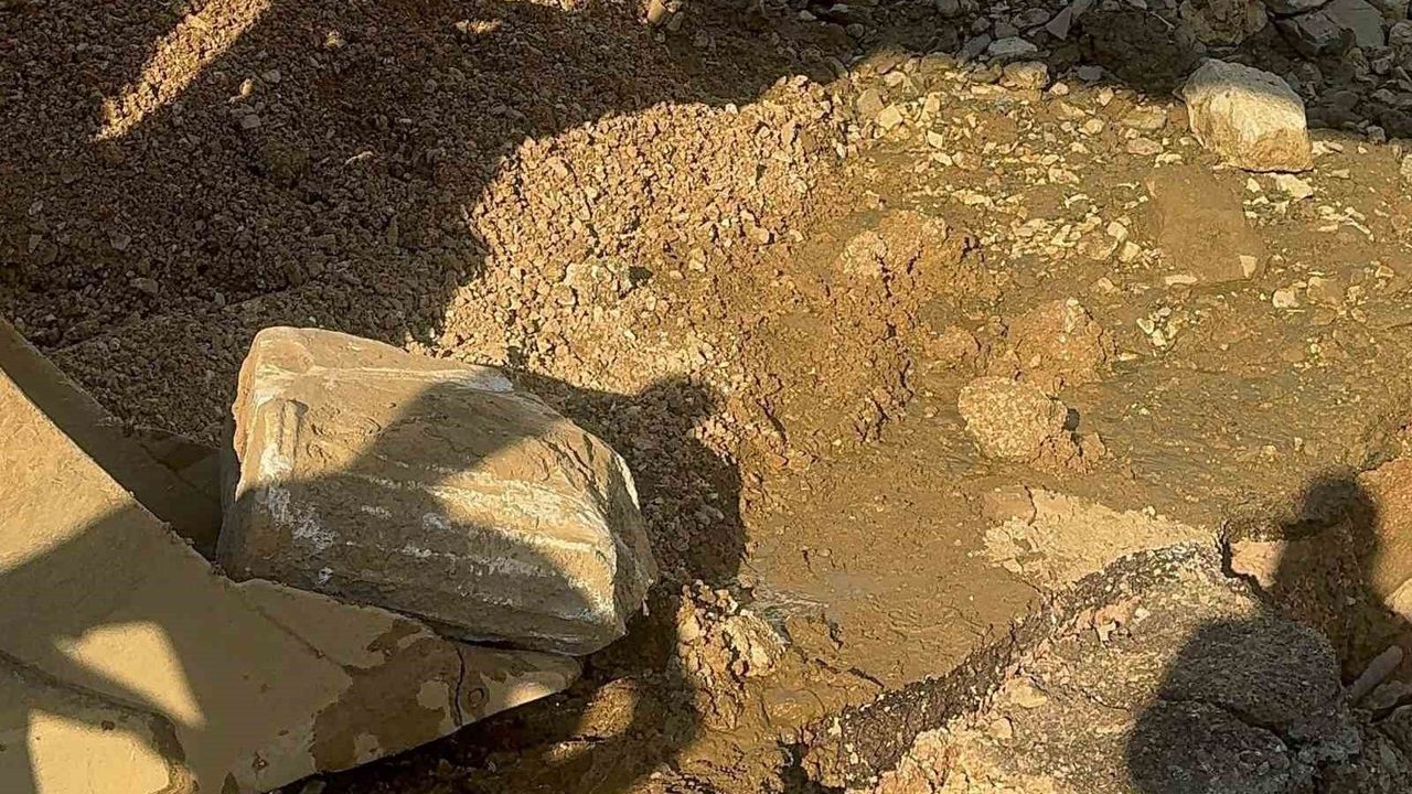 Erdek'te Bin Yıllık Bizans Sütunları Keşfedildi