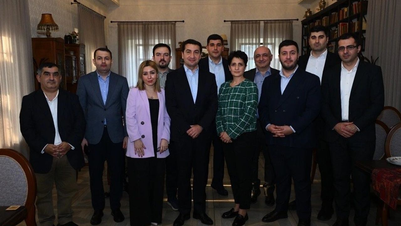 Ermenistan Sivil Toplum Heyeti Azerbaycan'da Barış Girişiminde Bulundu