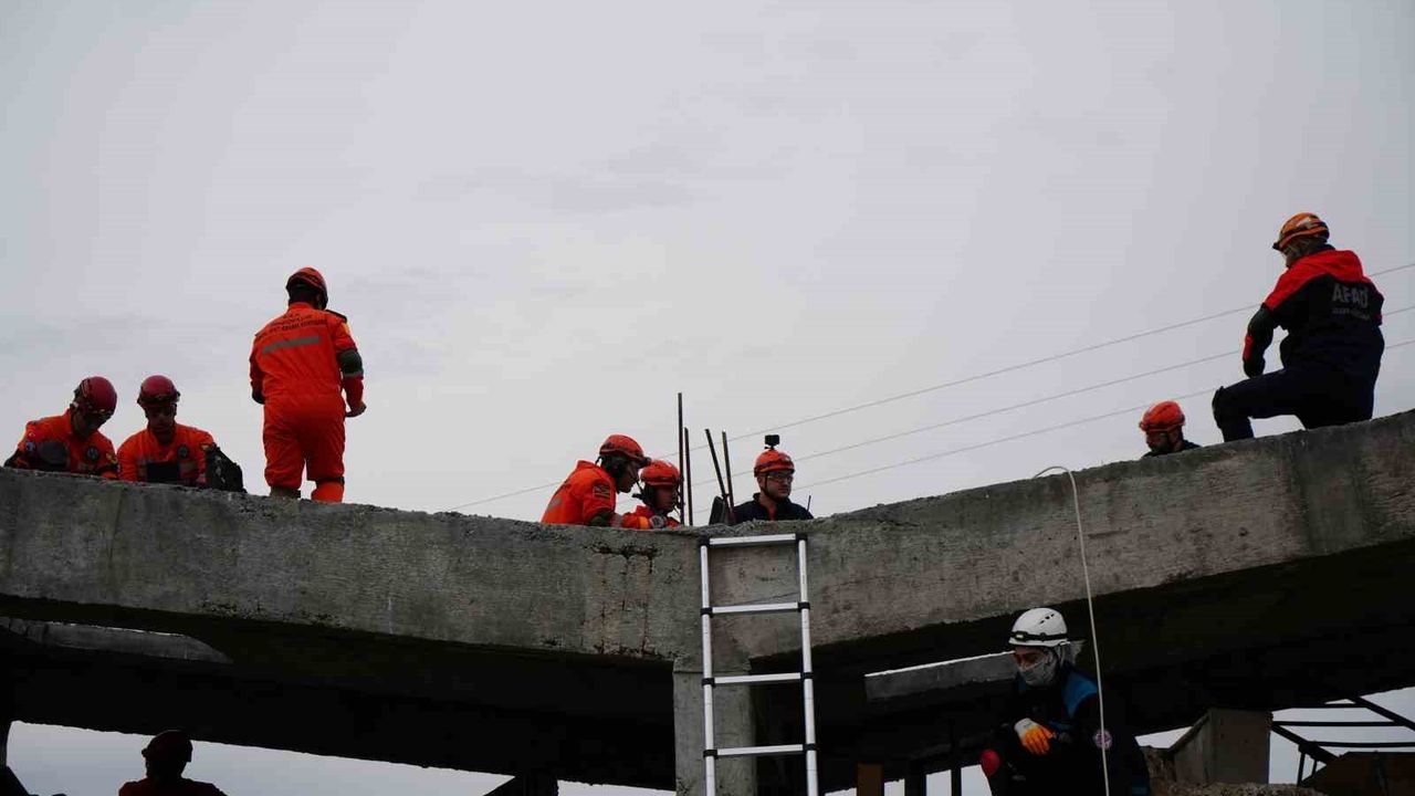 Erzincan'da Gerçekleştirilen Deprem Tatbikatı