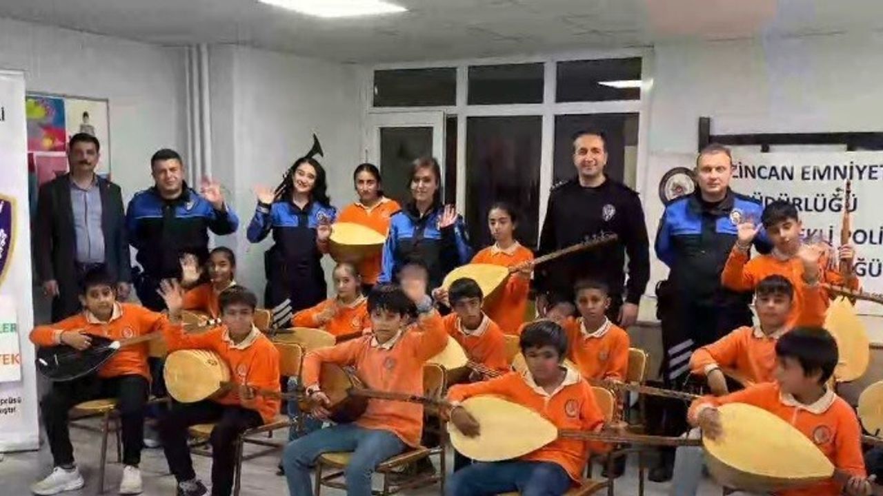 Erzincan'da Öğrencilere Bağlama Desteği