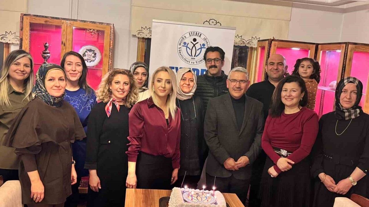 Erzincan EYUDER'den Öğretmenler Günü ve Planlama Toplantısı