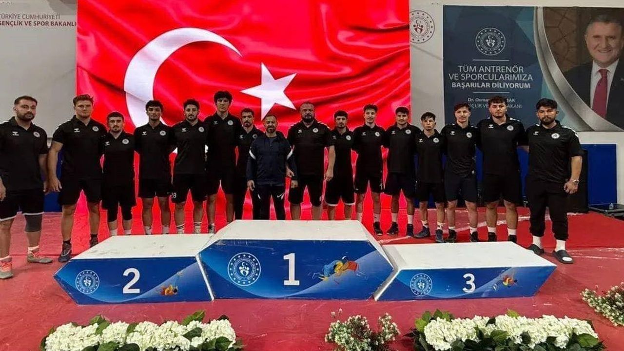 Erzincan Güreş Takımı Yarı Finale Yükseldi