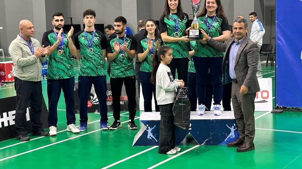 Erzincan Telekom Spor Badmintonda İkinci Oldu