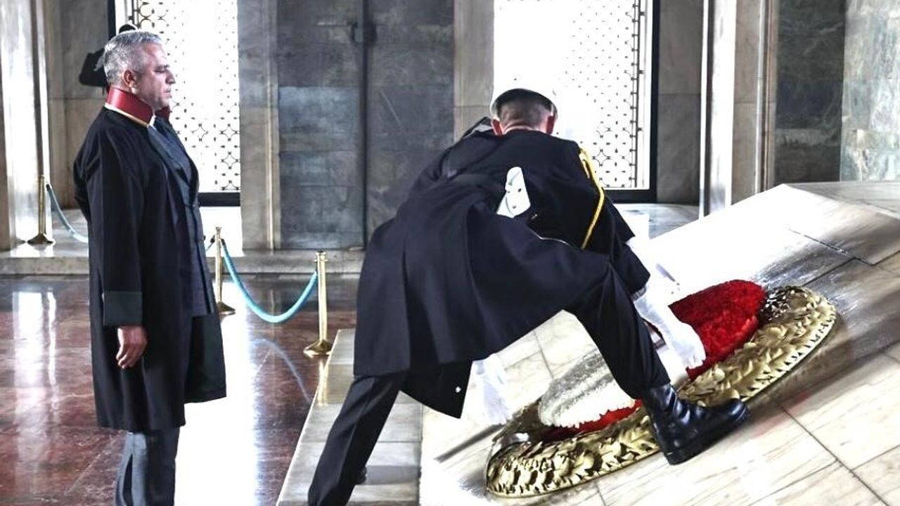 Erzurum Barosu'ndan Anıtkabir'e Saygı Duruşu