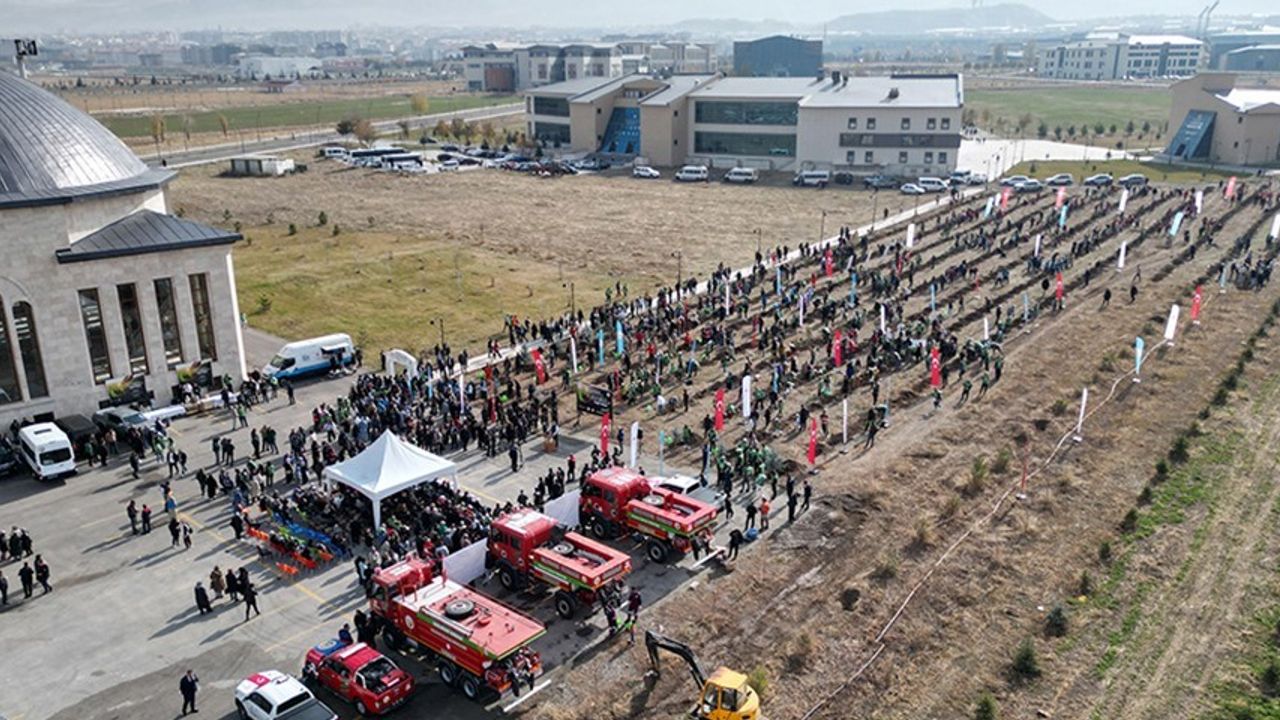 Erzurum Teknik Üniversitesi'nde 3000 Fidan Dikimi Gerçekleşti