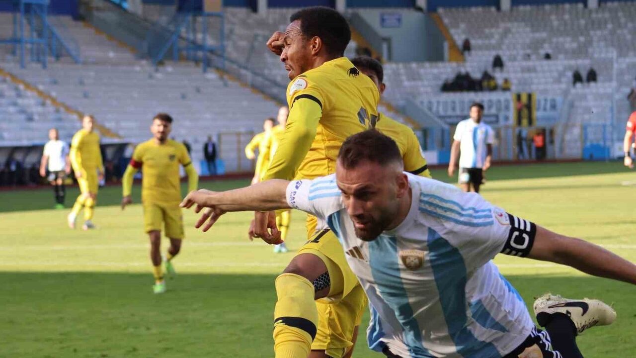 Erzurumspor FK, İstanbulspor'u 4-0 Geçti