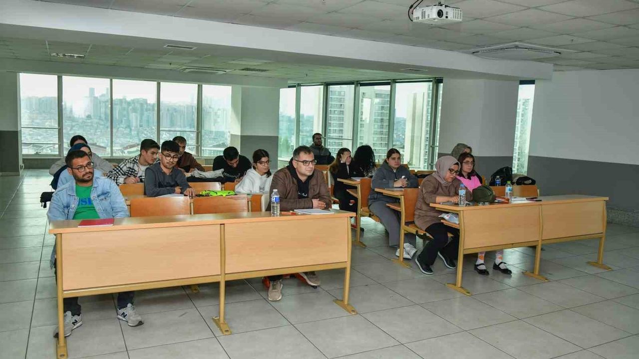 Esenyurt Belediyesi'nden Engelli Bireylere Ücretsiz E-KPSS Eğitimi