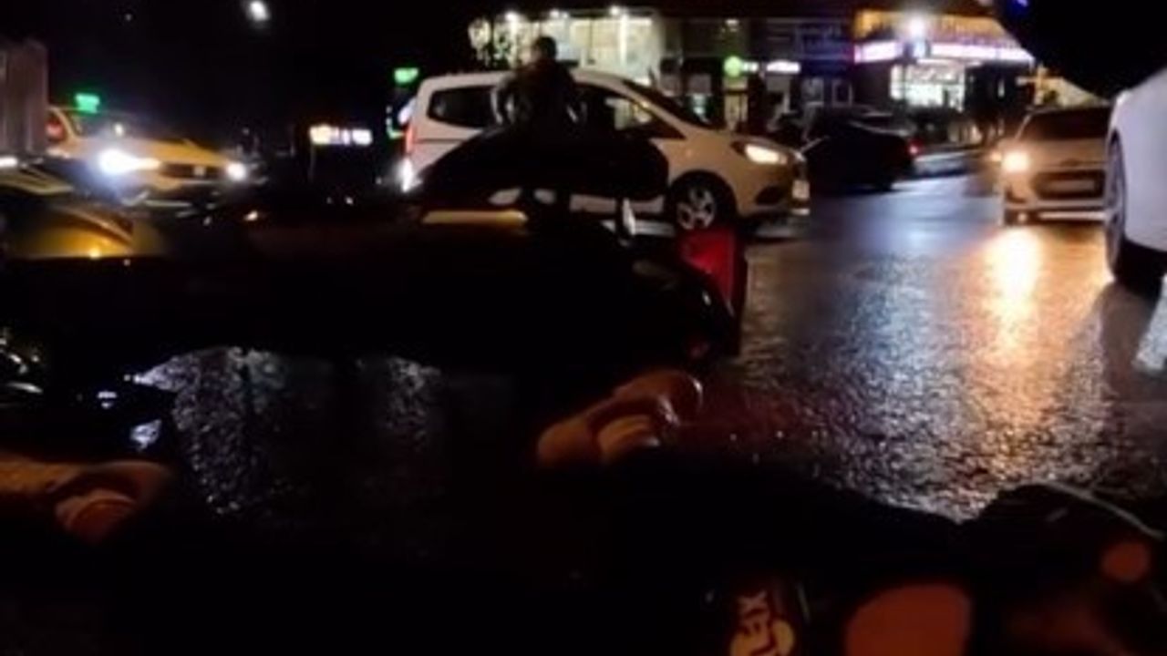 Esenyurt'ta Motosiklet Kazası: Araç Motosikletliye Çarptı