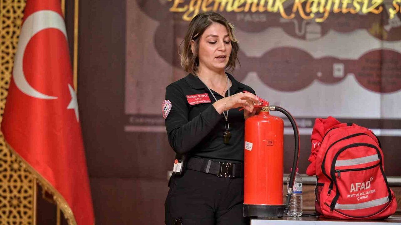 Esenyurt'ta Personel İçin Afet Bilinci Eğitimleri