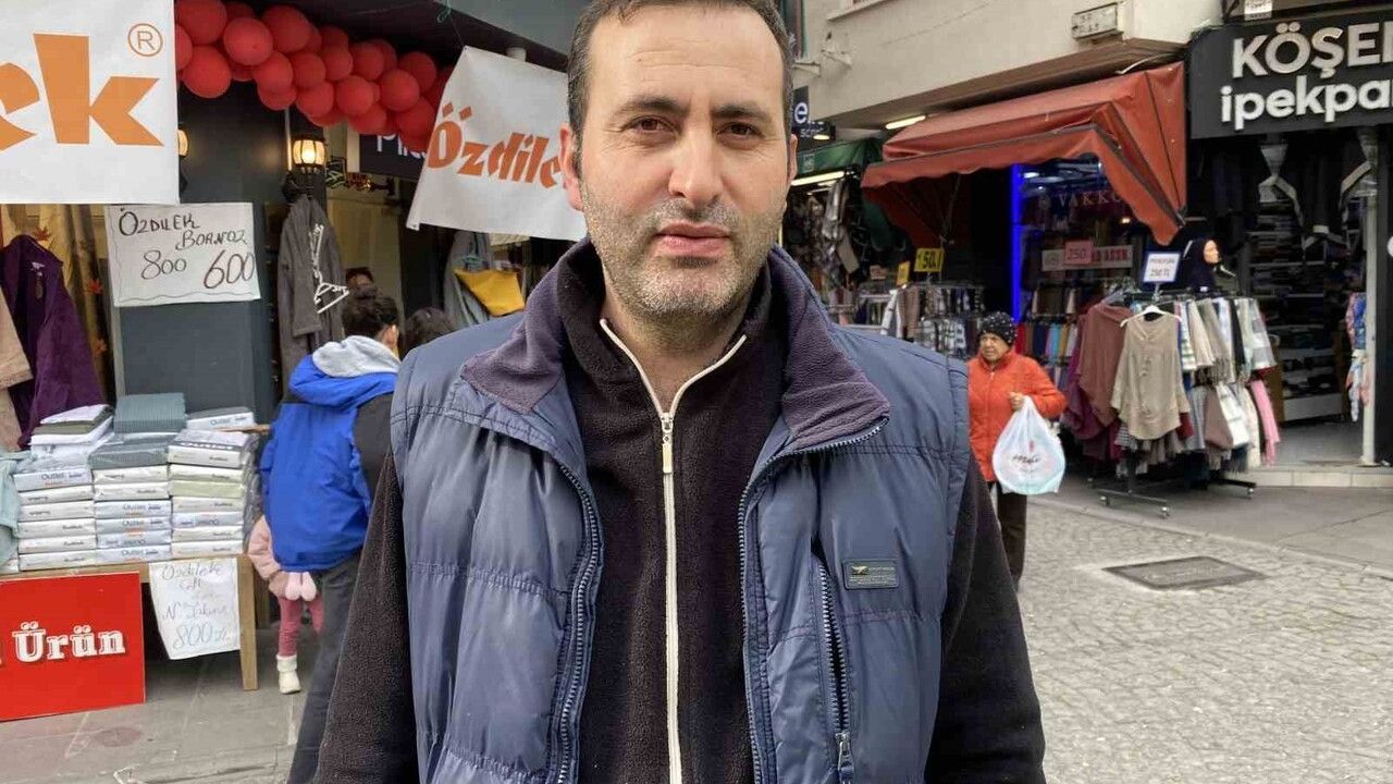 Eskişehir'de Müşteri Çekmek İçin Patlamış Mısır İkramı