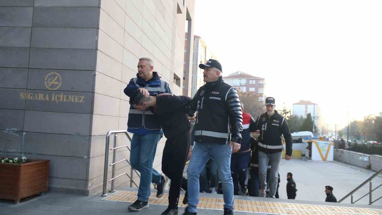 Eskişehir'de Silahlı Suç Örgütüne Operasyon