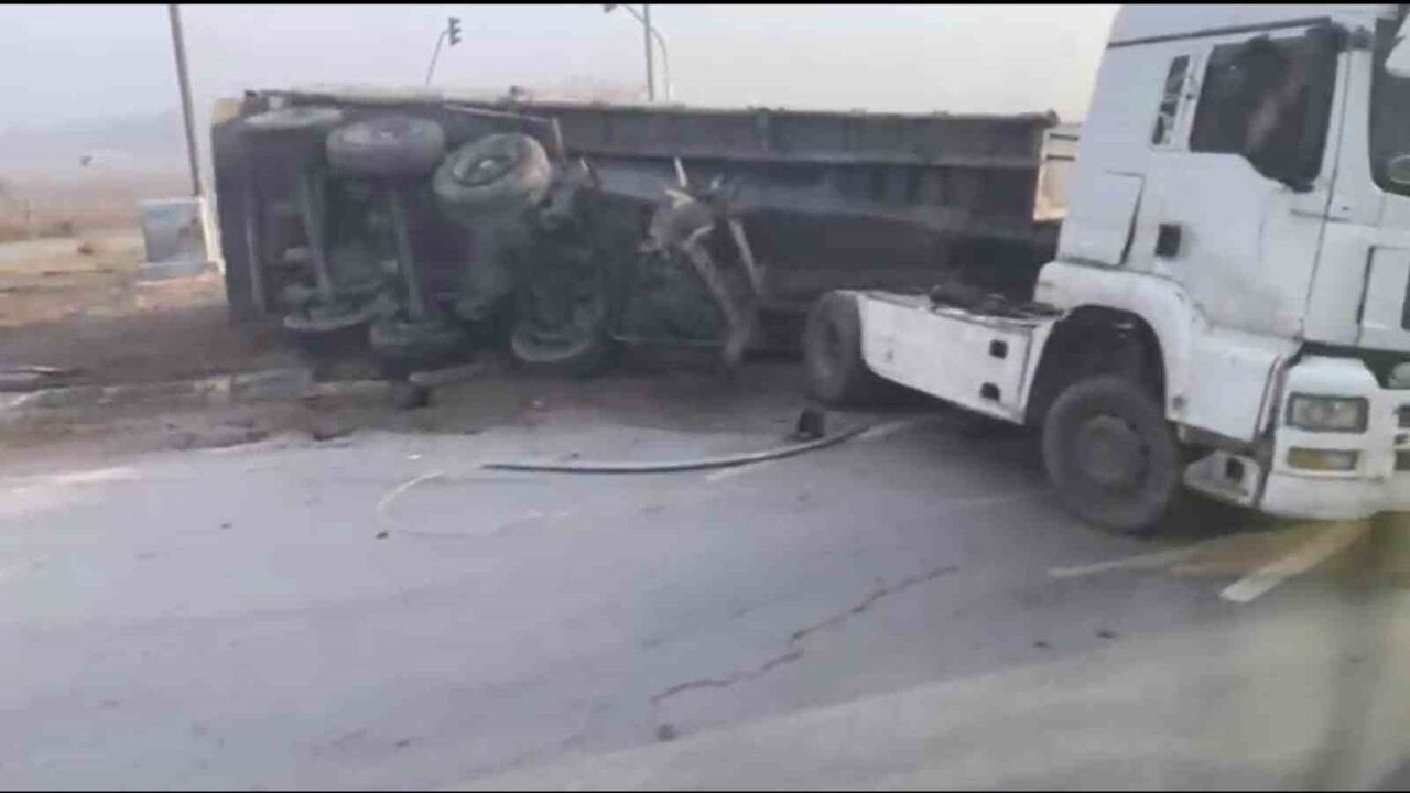 Eskişehir'de Tır Kazası Trafiği Kilitledi