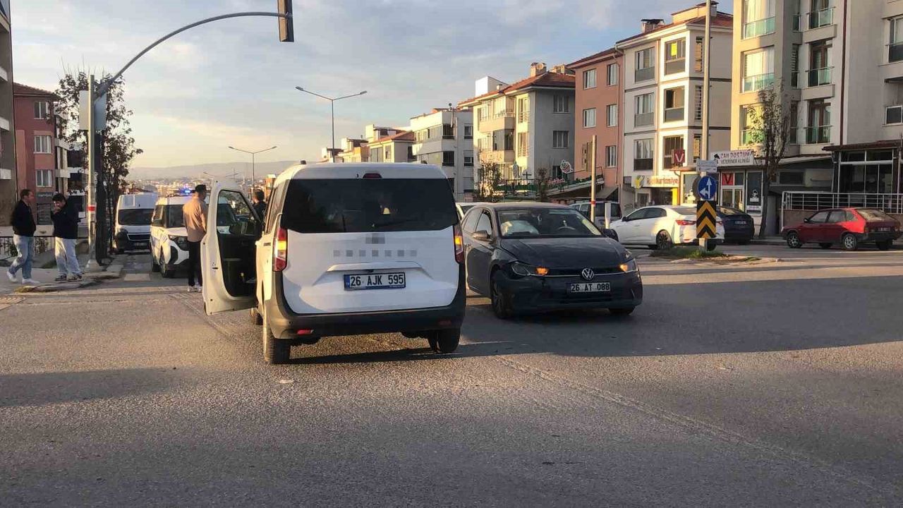 Eskişehir'de Trafik Kazası: 6 Yaralı