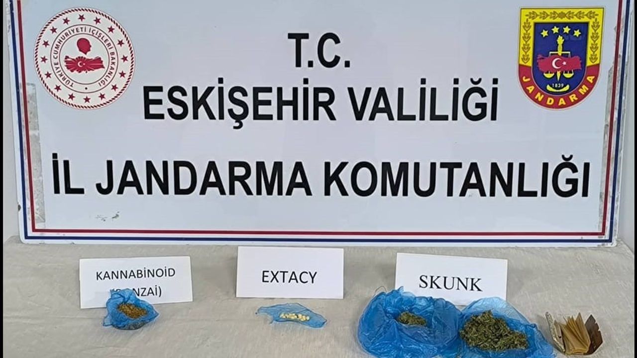 Eskişehir'de Uyuşturucu Şüphelileri Durduruldu