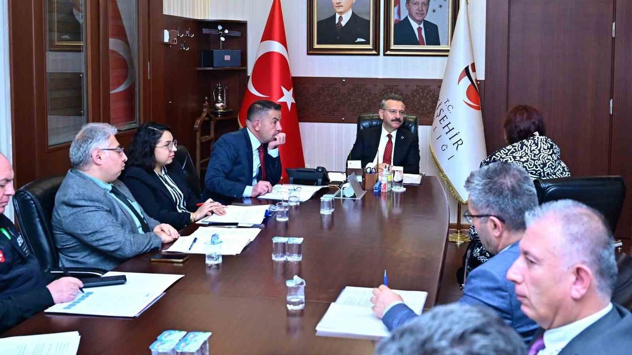 Eskişehir Valisi Hüseyin Aksoy, Vatandaşların Taleplerini Dinledi