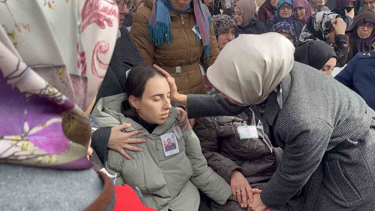 Eskişehirli Şehit Üsteğmen Emre Mercan Son Yolculuğuna Uğurlandı