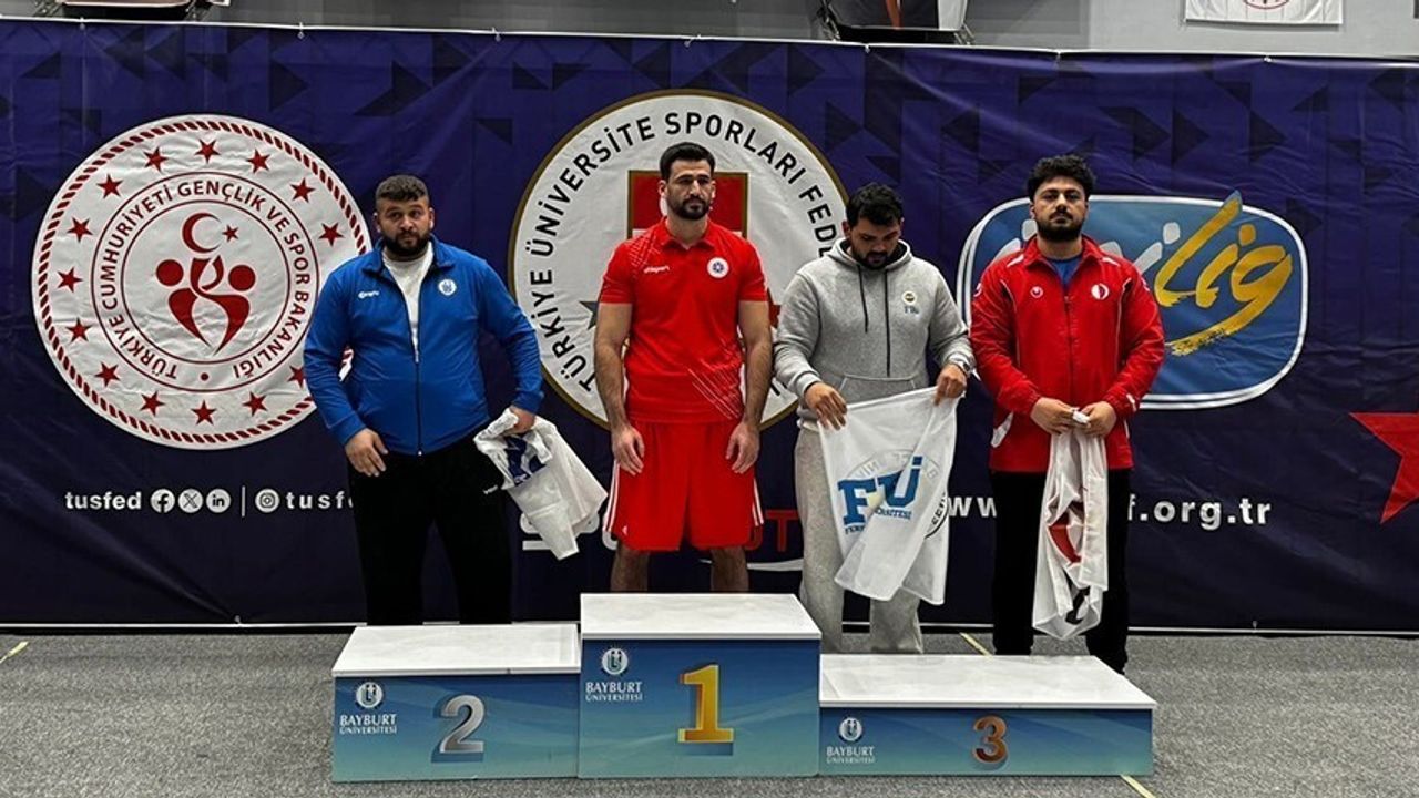 ETÜ Boks Takımı Türkiye Şampiyonasında Zirveye Çıktı