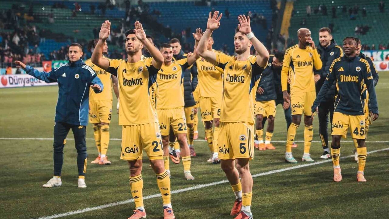 Fenerbahçe Deplasmanda Tarih Yazıyor