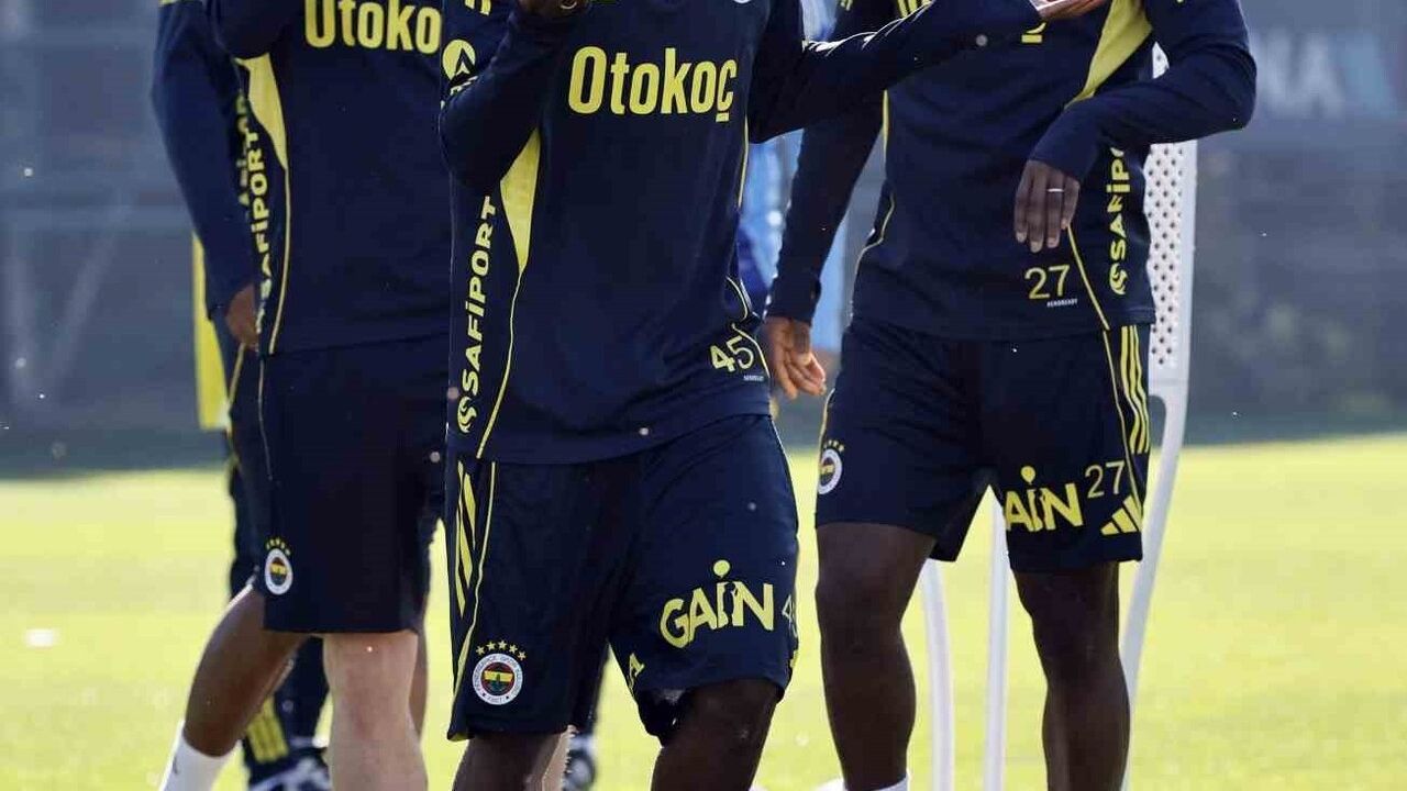 Fenerbahçe Ferencvaros Maçı Hazırlıklarını Sürdürüyor