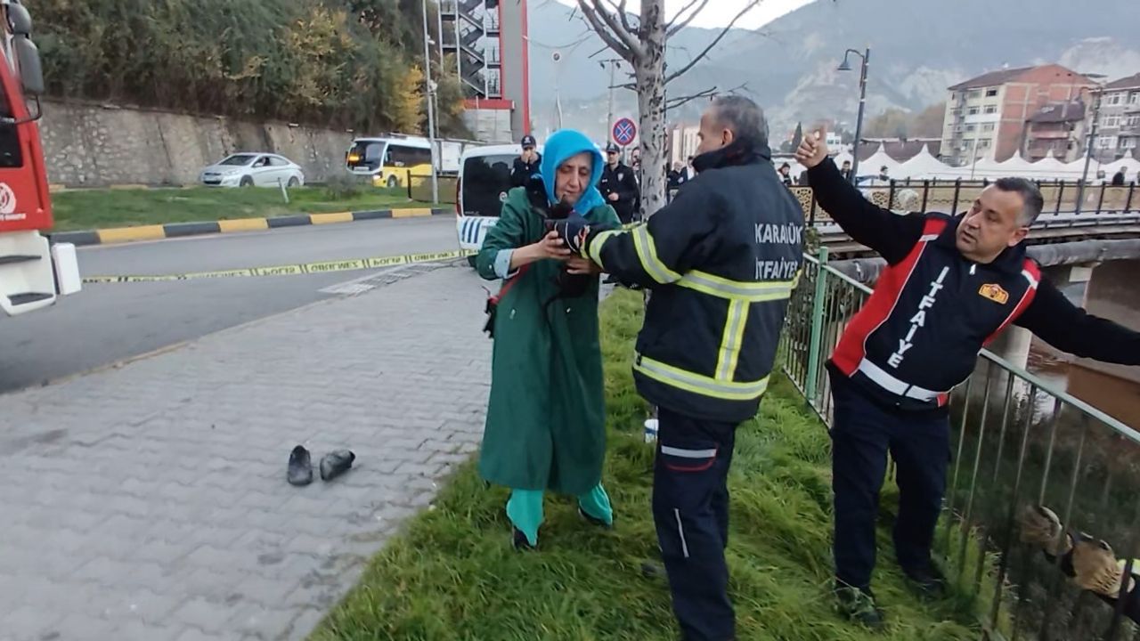 Filyos Çayı'nda Yavru Kedi Kurtarıldı