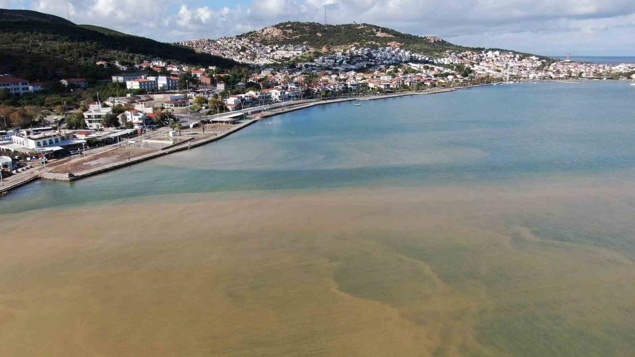 Foça'da Sağanak Yağış Sonrası Su Taşkınları