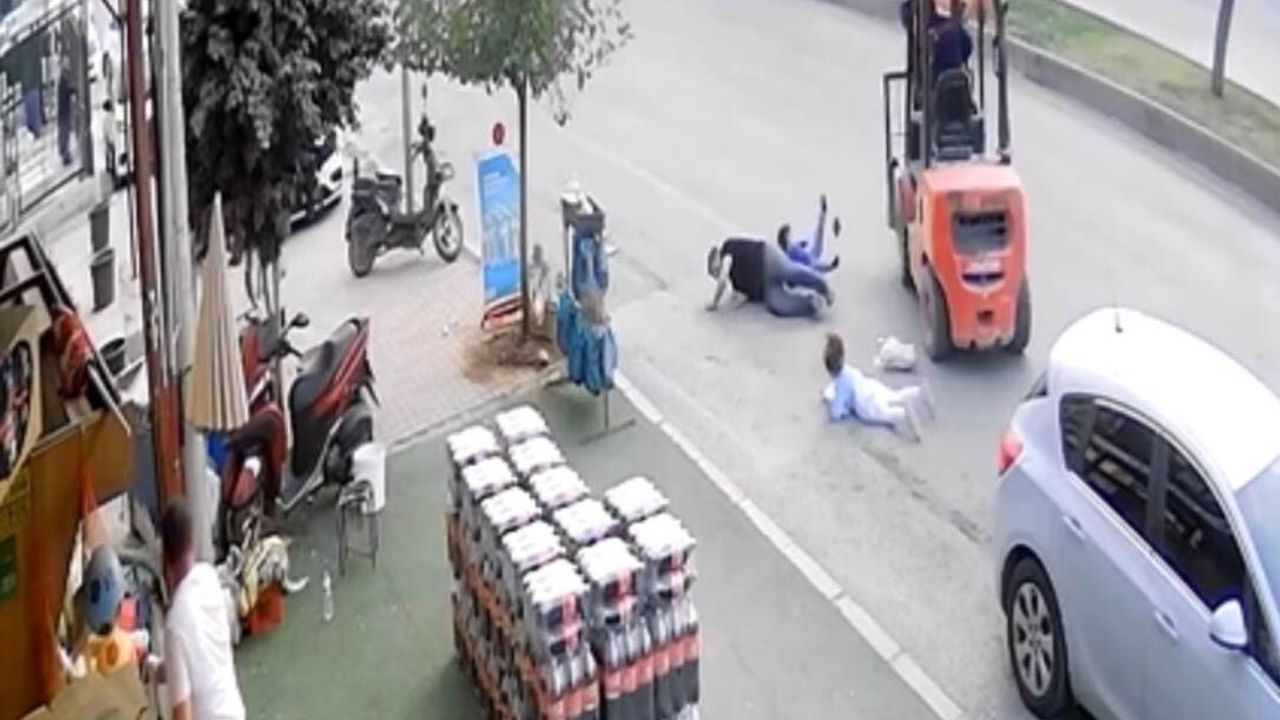 Forklift Kazası: Baba ve İki Çocuğuna Çarptı