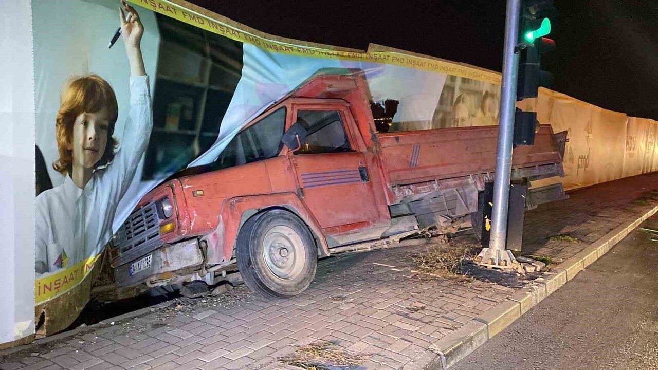 Freni Patlayan Kamyon Kazası Elazığ'da 2 Yaralı