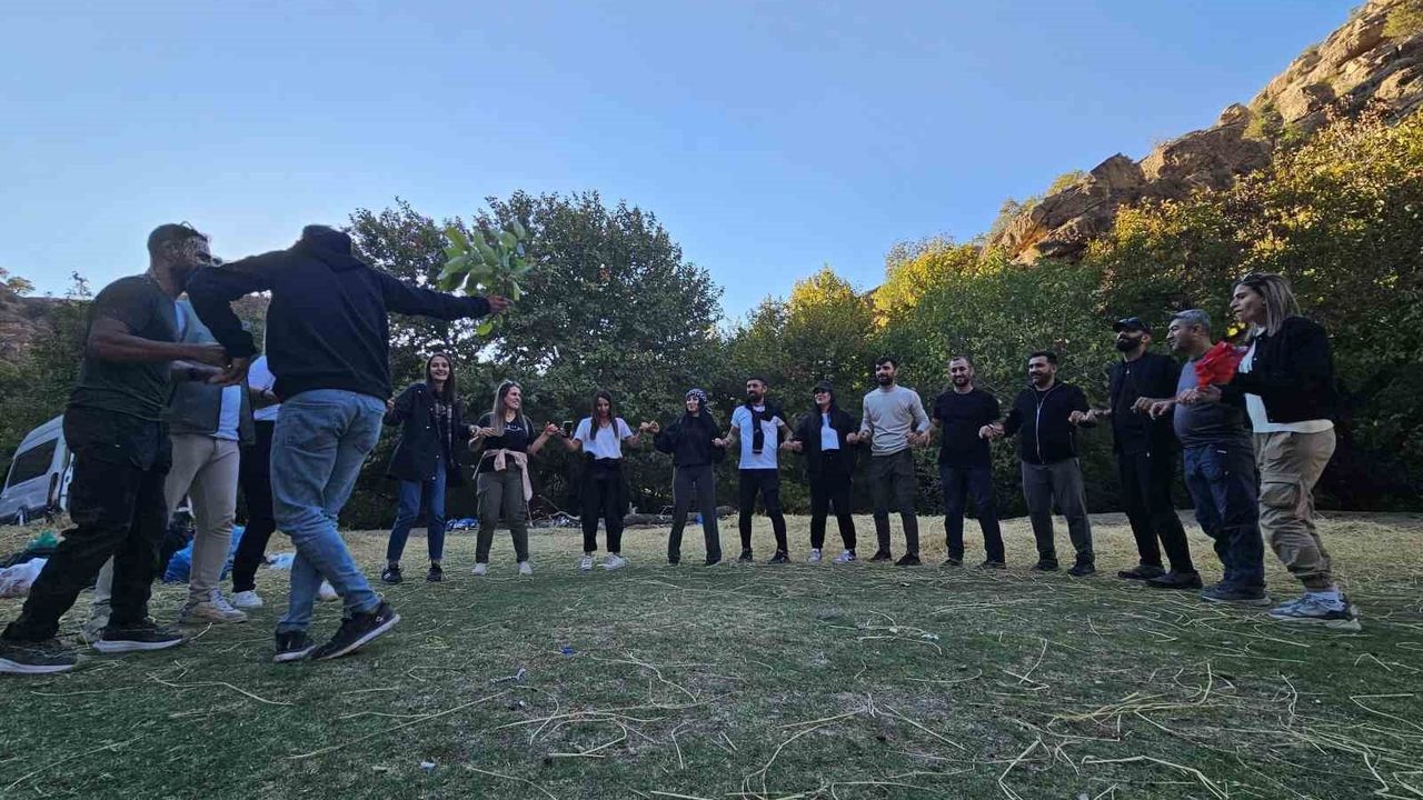 Gabar Dağı'ndaki Tarihi '7 Katlı Apartman Mağara' Keşfine Çıkın