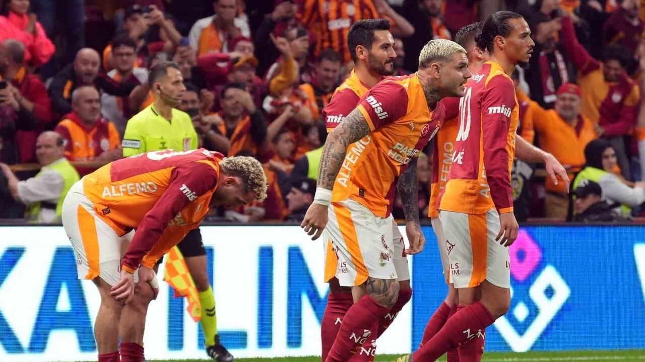 Galatasaray Evinde Yenilmezlik Serisini Uzattı