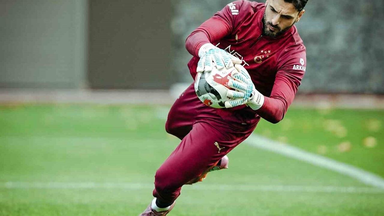 Galatasaray Fenerbahçe Derbisi İçin Hazırlıklarını Sürdürüyor