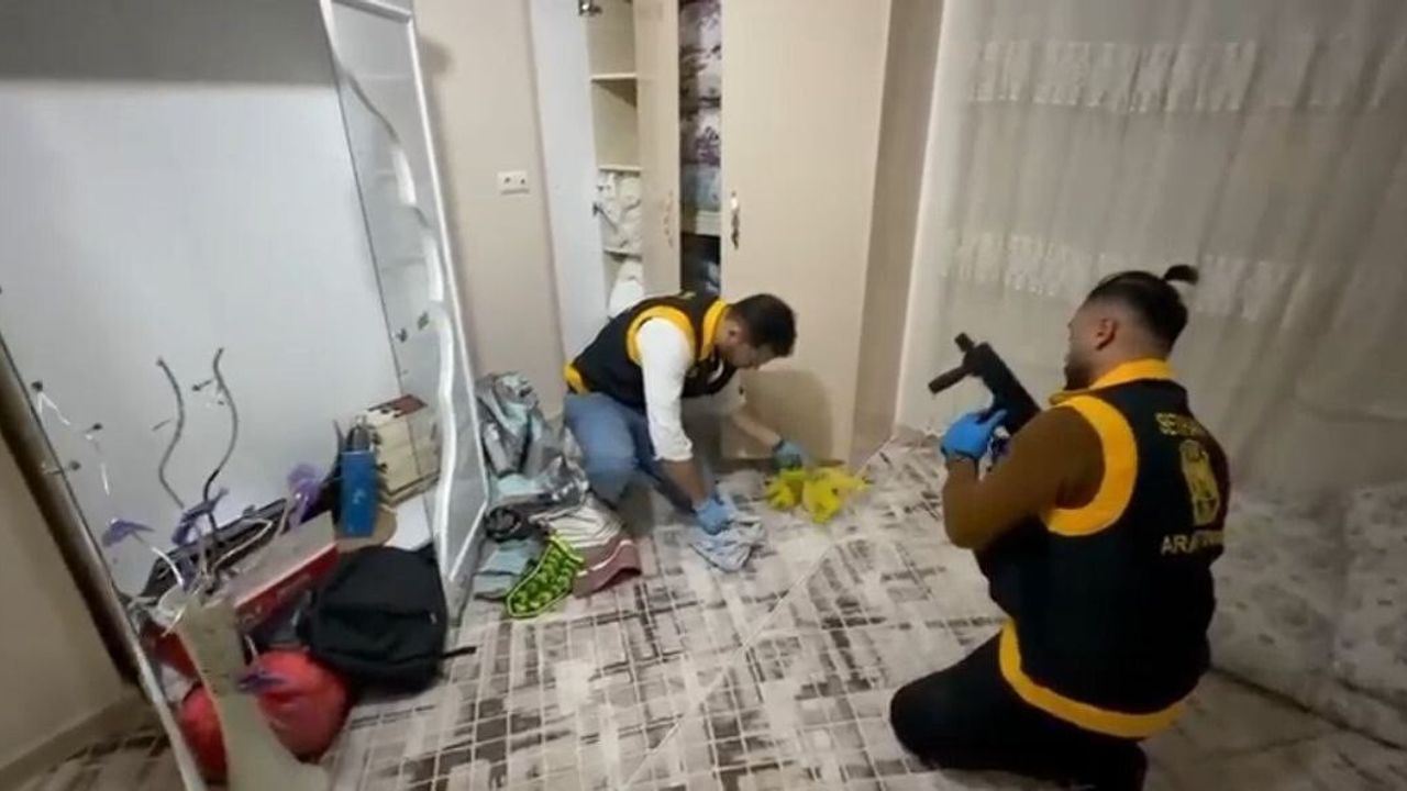 Gardıroptan Ele Geçirilen Silahlar: Kardeşlerin Kendini Koruma Savunması