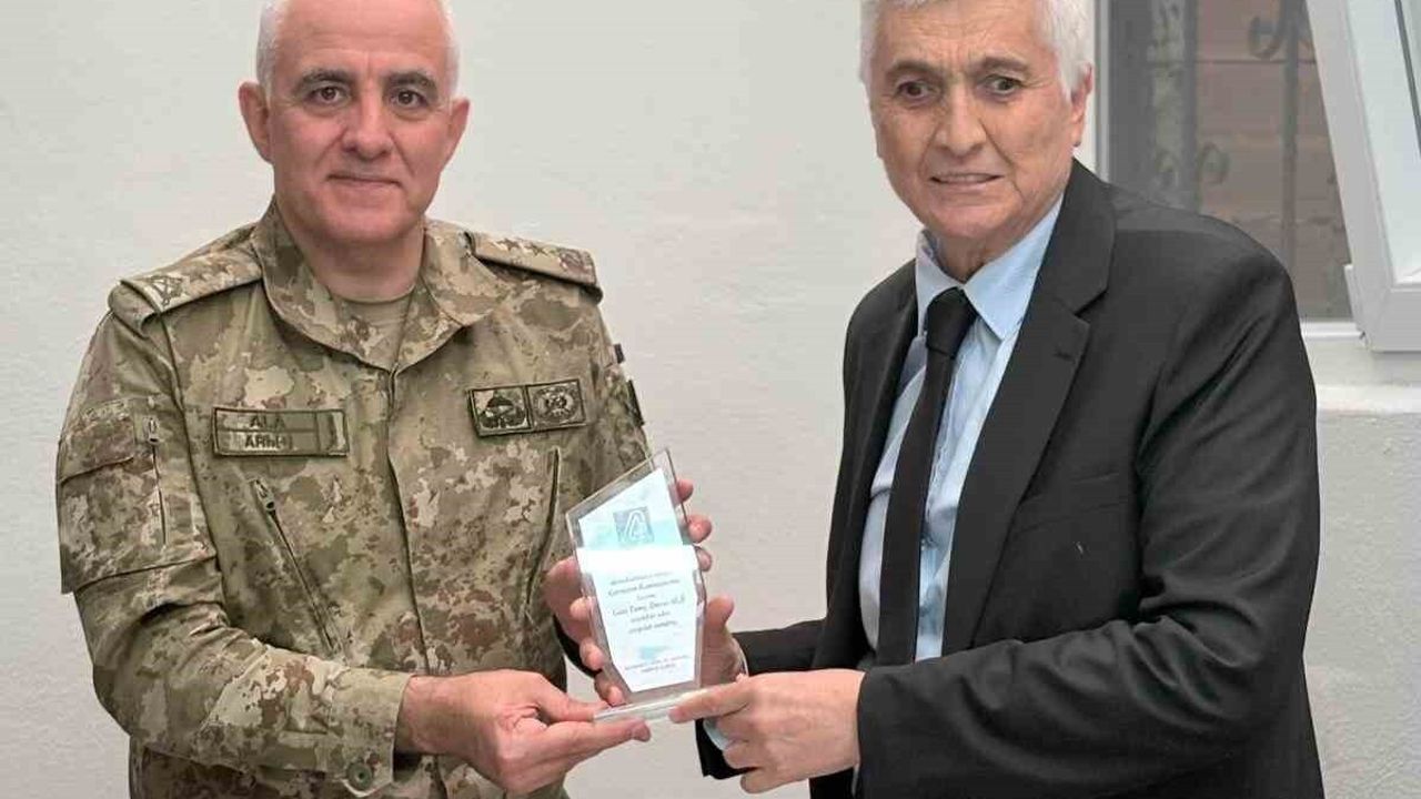 Garnizon Komutanı Davut Alâ'dan Görme Engellilere Destek Ziyareti