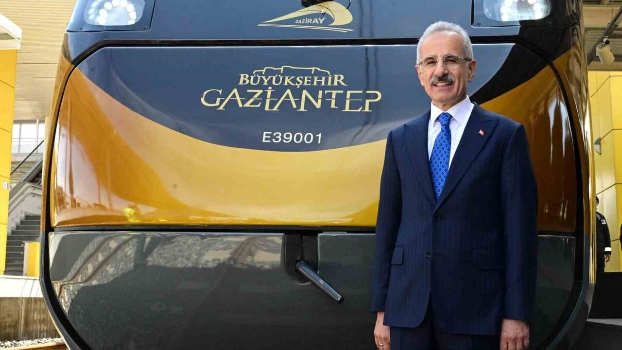 Gaziantep'e Milli Banliyö Tren Seti Teslimatı