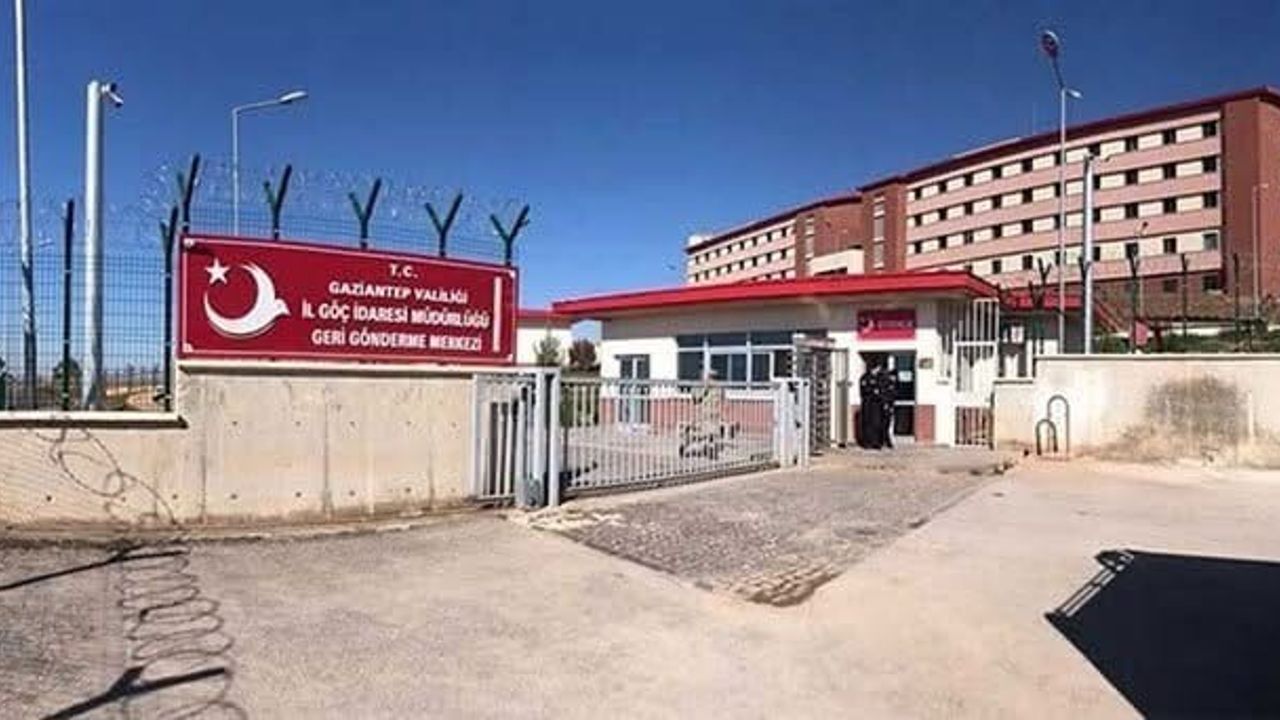 Gaziantep Geri Gönderme Merkezi'nde Zehirlenme İddiası: 56 Kişi Hastaneye Sevk Edildi