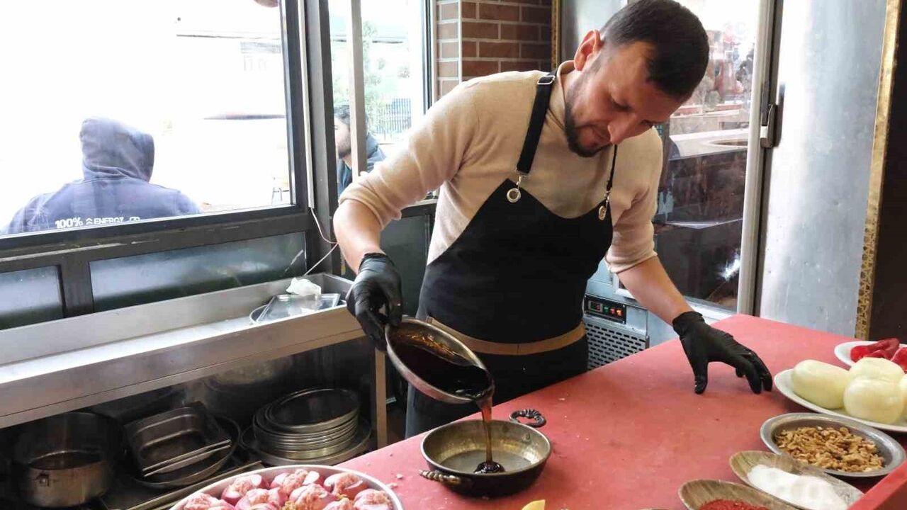 Gaziantep'in Kış Lezzeti: Doğal Antibiyotik Soğan Kebabı